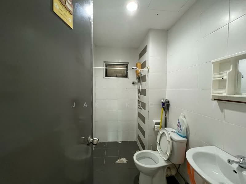 Apartment for Rent at One World 2 (1-Sky) - Jake Khoo - Bathroom - PropertyGuru.com.my