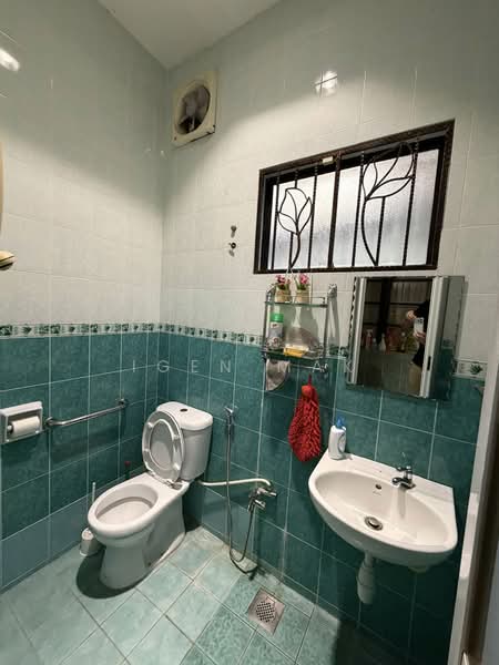 Semi-Detached House for Sale in Taman Segar Perdana (Cheras) - Igen Mak - Bathroom - PropertyGuru.com.my