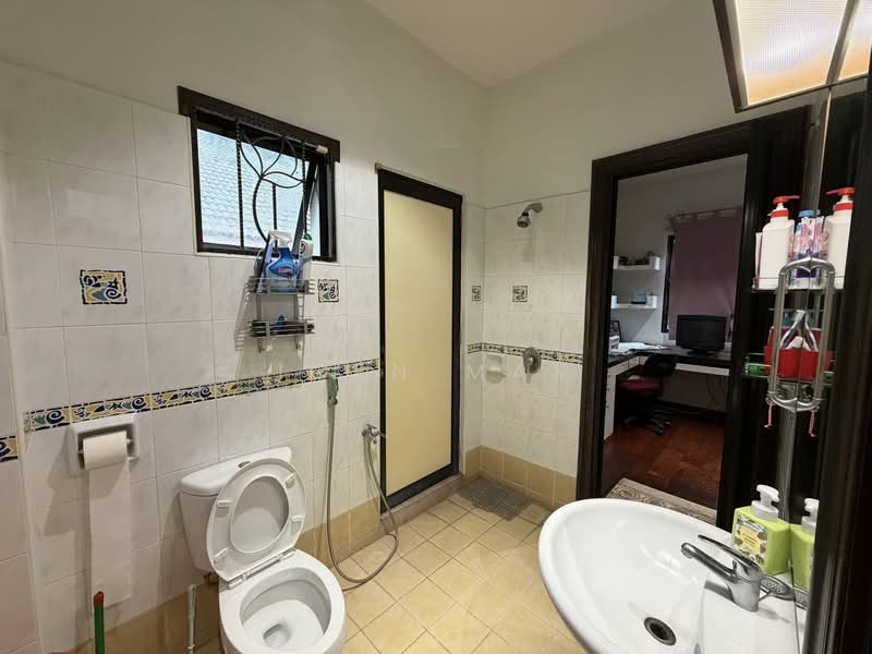 Semi-Detached House for Sale in Taman Segar Perdana (Cheras) - Igen Mak - Bathroom - PropertyGuru.com.my