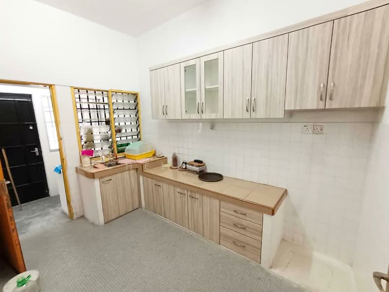 2-storey Terraced House for Sale in Taman Sepakat (Menglembu) - Michelle Cheng - Kitchen - PropertyGuru.com.my