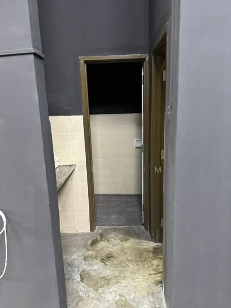 Shop for Rent in Taman Gaya (Ulu Tiram) - Karl Lim - Interior - PropertyGuru.com.my