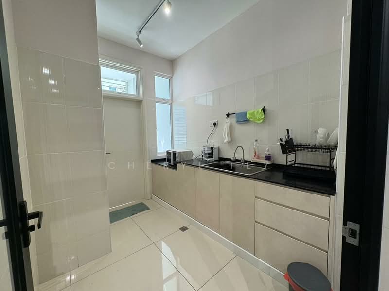 Semi-Detached House for Sale in Bandar Dato Onn (Tebrau) - Cheryl Tey - Kitchen - PropertyGuru.com.my