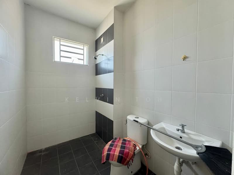 3-storey Terraced House for Sale in Bukit Mertajam (Penang) - Kelvin Toh - Bathroom - PropertyGuru.com.my