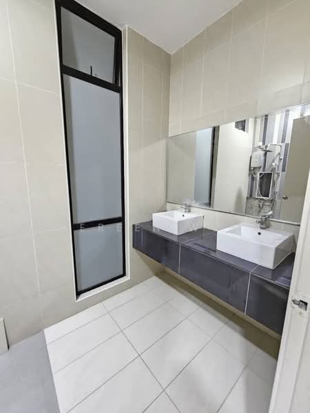 Cluster House for Sale in Taman Eco Cascadia (Tebrau) - Shereen Wong - Bathroom - PropertyGuru.com.my