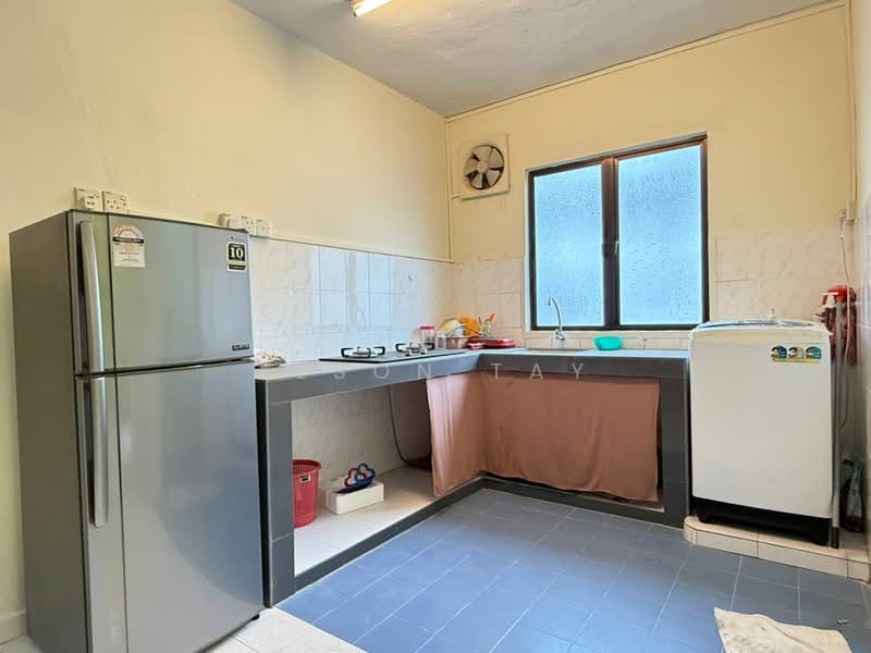 Flat for Sale at Kota Laksamana Utama - Elson Tay - Kitchen - PropertyGuru.com.my