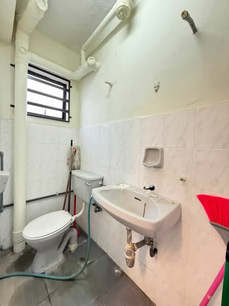 Flat for Sale at Kota Laksamana Utama - Elson Tay - Bathroom - PropertyGuru.com.my