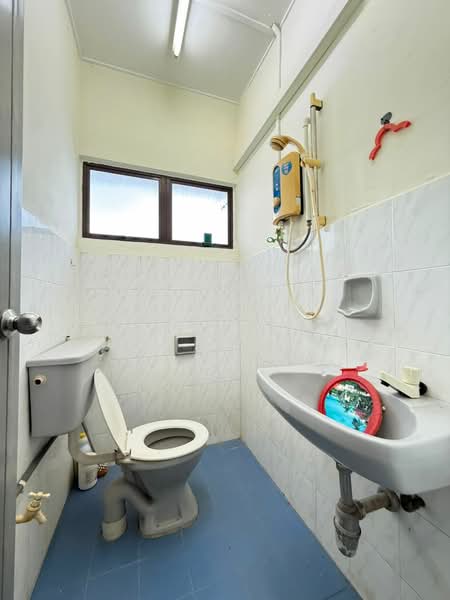 Flat for Sale at Kota Laksamana Utama - Elson Tay - Bathroom - PropertyGuru.com.my