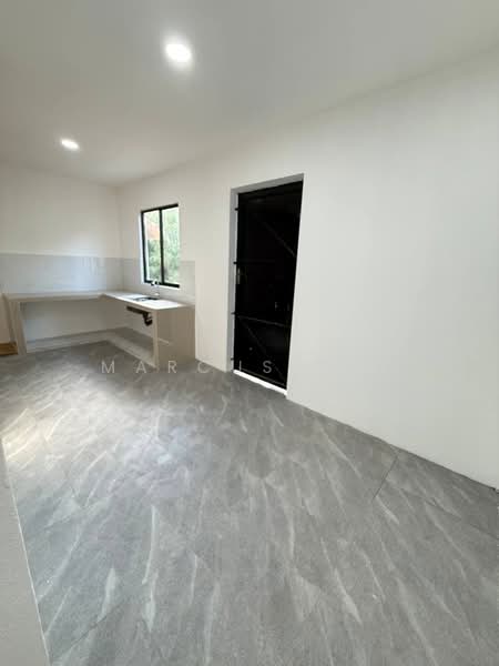 2-storey Terraced House for Sale in Taman Kemas (Tampoi) - Marcus Tey - Kitchen - PropertyGuru.com.my