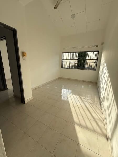 2-storey Terraced House for Sale in Taman Kemas (Tampoi) - Marcus Tey - Interior - PropertyGuru.com.my
