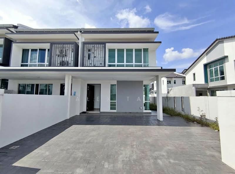 Hundred East @ Enstek untuk Untuk Dijual - RM 508,300, Mac 2026 - Exterior - PropertyGuru.com.my