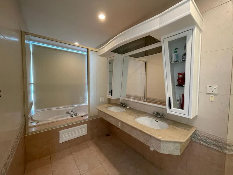 Condominium for Sale at Gurney Beach Resort - Ben Hew - Bathroom - PropertyGuru.com.my