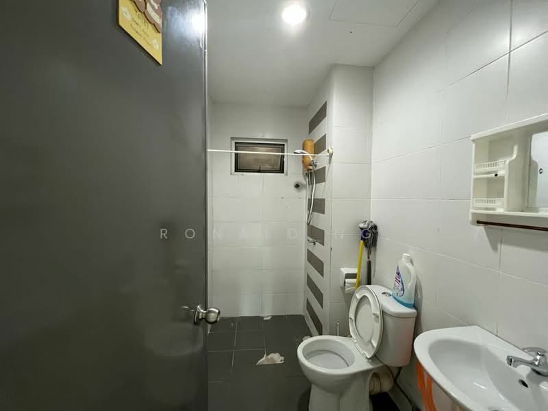 Apartment for Rent at One World 2 (1-Sky) - Ronald Ng - Bathroom - PropertyGuru.com.my