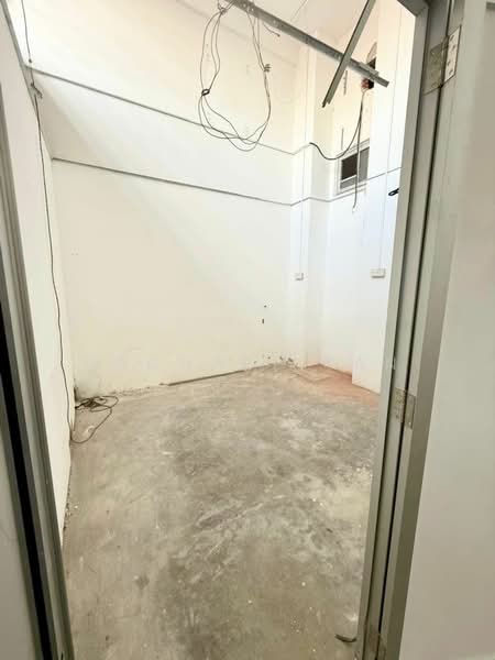 Shop for Rent in Jelutong (Penang) - Rachael Tan - Interior - PropertyGuru.com.my