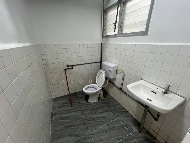 1-storey Terraced House for Sale in Ulu Tiram (Johor) - Marcus Tey - Bathroom - PropertyGuru.com.my