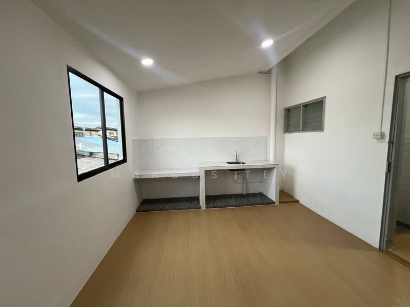 Taman Mutiara 1 Ulu Tiram untuk Untuk Dijual - RM 439,000, Mac 2026 - Kitchen - PropertyGuru.com.my