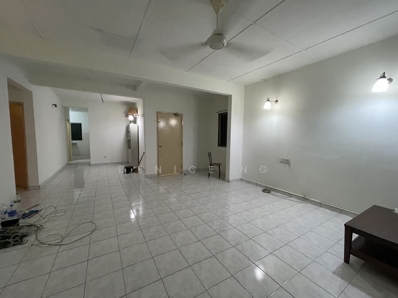 Damansara Villa, Taman Sea untuk Untuk Dijual - RM 595,000, Mac 2026 - Living Room - PropertyGuru.com.my