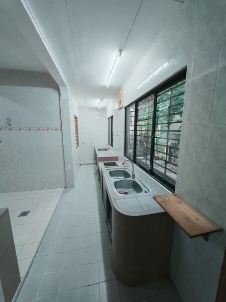 Bandar Kinrara untuk Untuk Disewa - RM 2,350 /bulan, Mac 2026 - Kitchen - PropertyGuru.com.my