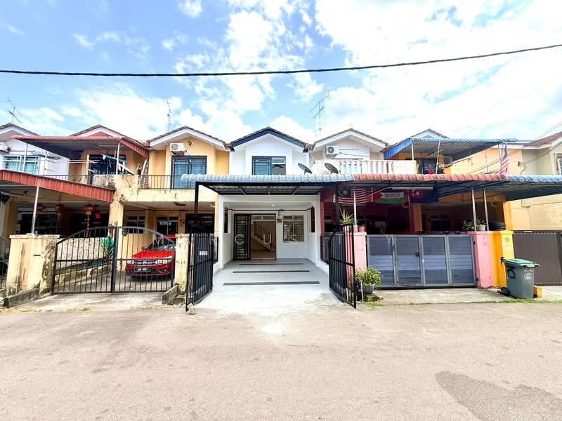 Kluang Kluangs untuk Untuk Dijual - RM 230,000, Mac 2026 - Exterior - PropertyGuru.com.my