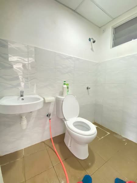 Service Residence for Sale at Sentrovue - Mu'izz Halim - Bathroom - PropertyGuru.com.my