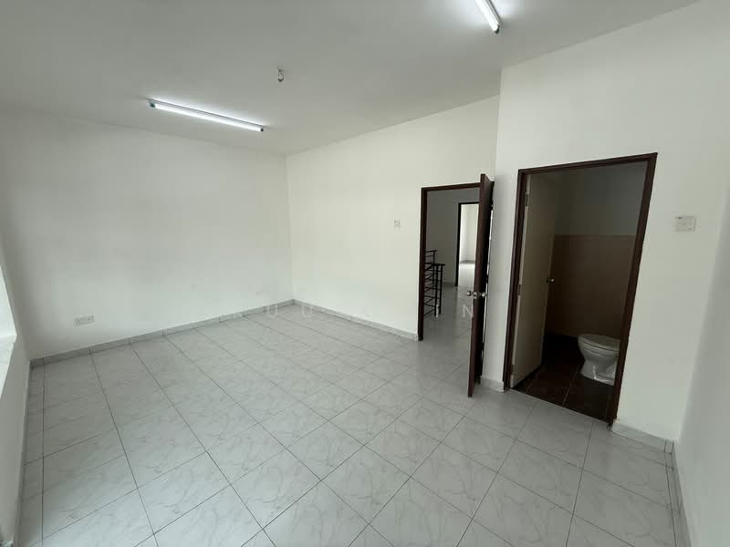 2-storey Terraced House for Sale in Taman Lagenda Putra (Kulai) - Kuu Chin - Interior - PropertyGuru.com.my