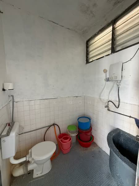 Rumah Teres 1 Tingkat untuk Dijual di Sungai Dua (Penang) - CK Goh - Bathroom - PropertyGuru.com.my