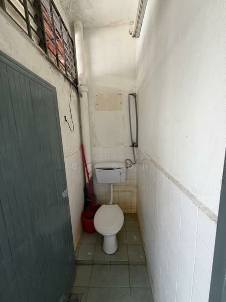 Rumah Teres 1 Tingkat untuk Dijual di Sungai Dua (Penang) - CK Goh - Bathroom - PropertyGuru.com.my