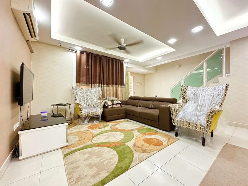 2-storey Terraced House for Sale in Shah Alam (Selangor) - Noraini Dahan - Living Room - PropertyGuru.com.my