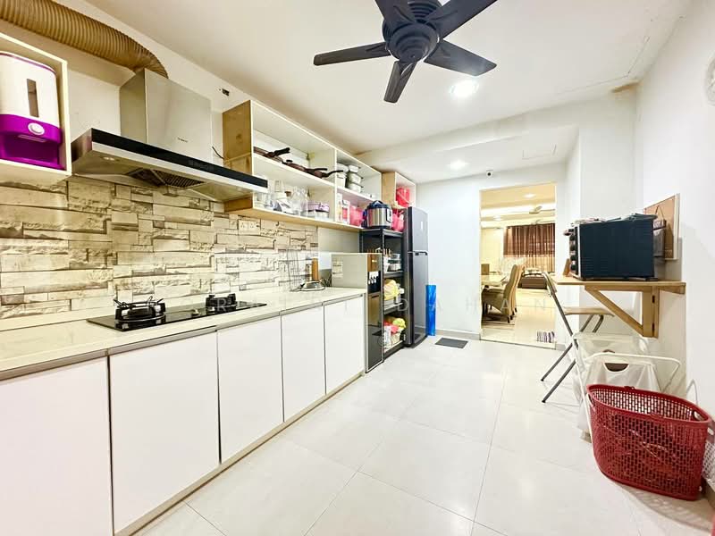 2-storey Terraced House for Sale in Shah Alam (Selangor) - Noraini Dahan - Kitchen - PropertyGuru.com.my