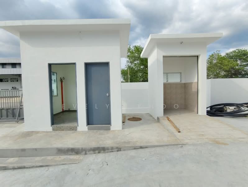 Warehouse for Rent in Serendah (Selangor) - Evelyn Khoo - Toilets - PropertyGuru.com.my