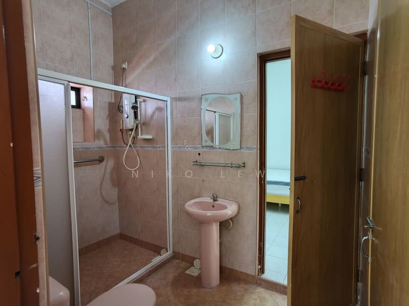 Semi-Detached House for Sale in Taman Serene (Johor Bahru) - Niko Lew - Bathroom - PropertyGuru.com.my