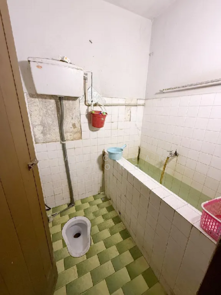 Rumah Teres 2 Tingkat untuk Dijual di Kampung Idaman - Yap Chean Chong - Bathroom - PropertyGuru.com.my