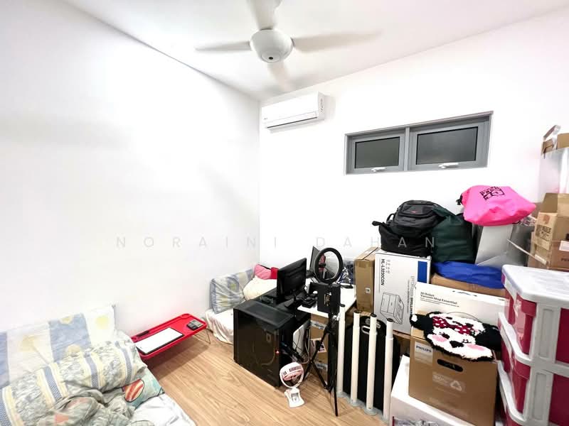 Condominium for Sale at Lakefront Residence - Noraini Dahan - Bedroom - PropertyGuru.com.my