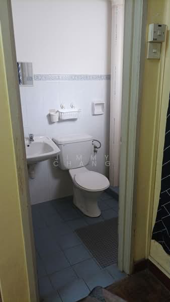 Apartment for Rent at Semarak Apartment - Jimmy Chang - Bathroom - PropertyGuru.com.my