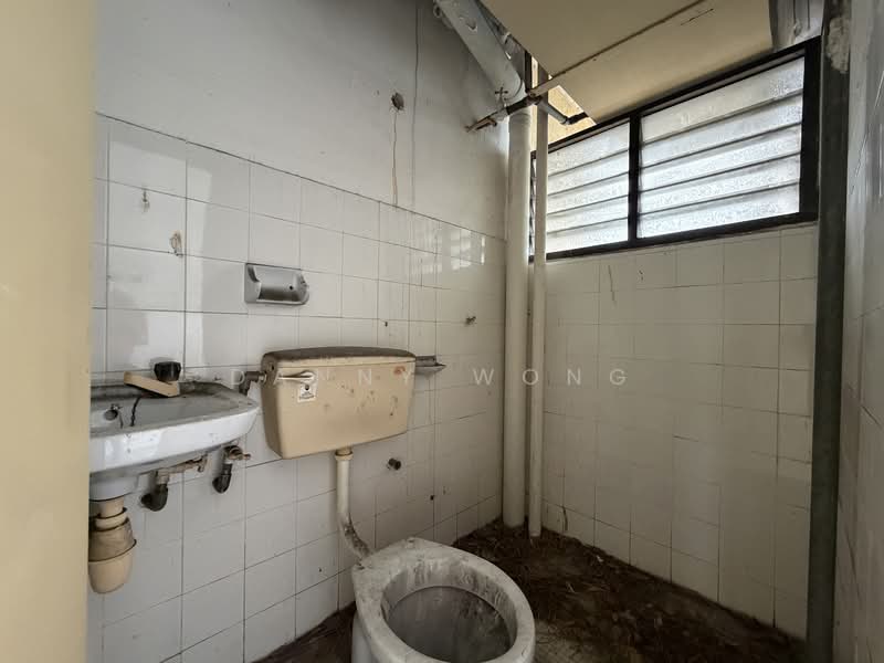 Apartment for Sale at Apartment Seri Bakawali - Danny Wong - Bathroom - PropertyGuru.com.my