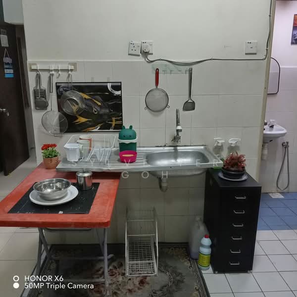 Apartment for Rent at Pangsapuri Adalia - Sylvester Goh - Kitchen - PropertyGuru.com.my