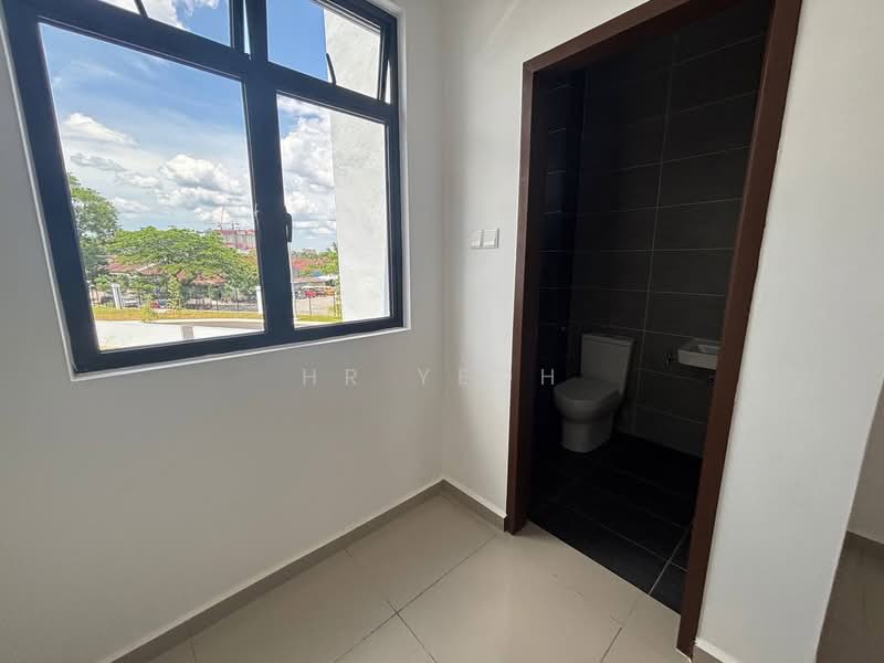 2-storey Terraced House for Sale in Bandar Dato Onn (Tebrau) - HR Yeoh - Bathroom - PropertyGuru.com.my