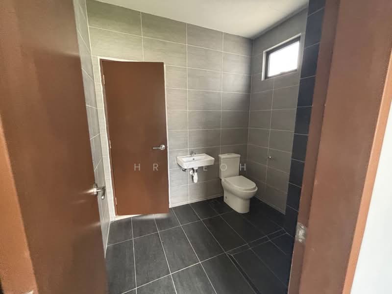 2-storey Terraced House for Sale in Bandar Dato Onn (Tebrau) - HR Yeoh - Bathroom - PropertyGuru.com.my