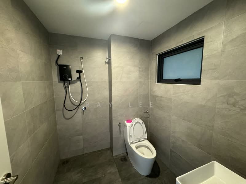 Service Residence for Sale at SUNSURIA FORUM SERVICED APARTMENT - Ray Lee - Bathroom - PropertyGuru.com.my