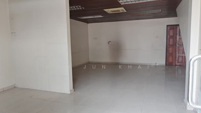 Shop for Rent in Taman Cheng Utama (Cheng) - Goh Jun Khai - Interior - PropertyGuru.com.my