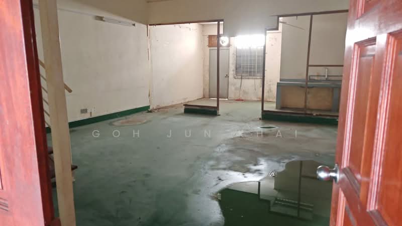 Shop for Rent in Taman Cheng Utama (Cheng) - Goh Jun Khai - Interior - PropertyGuru.com.my