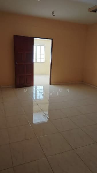 Shop for Rent in Taman Cheng Utama (Cheng) - Goh Jun Khai - Interior - PropertyGuru.com.my