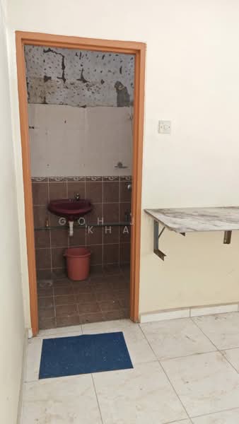 Shop for Rent in Taman Cheng Utama (Cheng) - Goh Jun Khai - Bathroom - PropertyGuru.com.my
