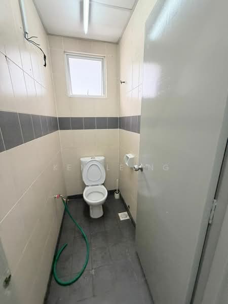 1 Puchong Business Park untuk Untuk Disewa - RM 2,500 /bulan, Mac 2026 - Bathroom - PropertyGuru.com.my