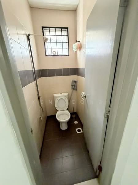 Shop / Office for Rent in Puchong (Selangor) - Ken Leong - Bathroom - PropertyGuru.com.my