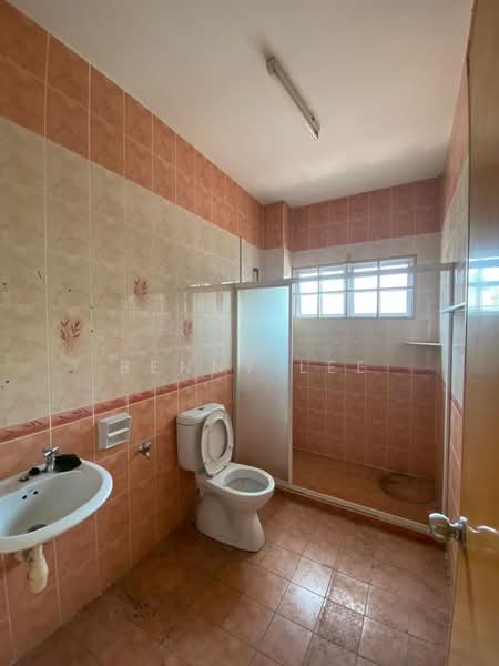 Semi-Detached House for Sale in Kajang (Selangor) - Benny Lee - Bathroom - PropertyGuru.com.my