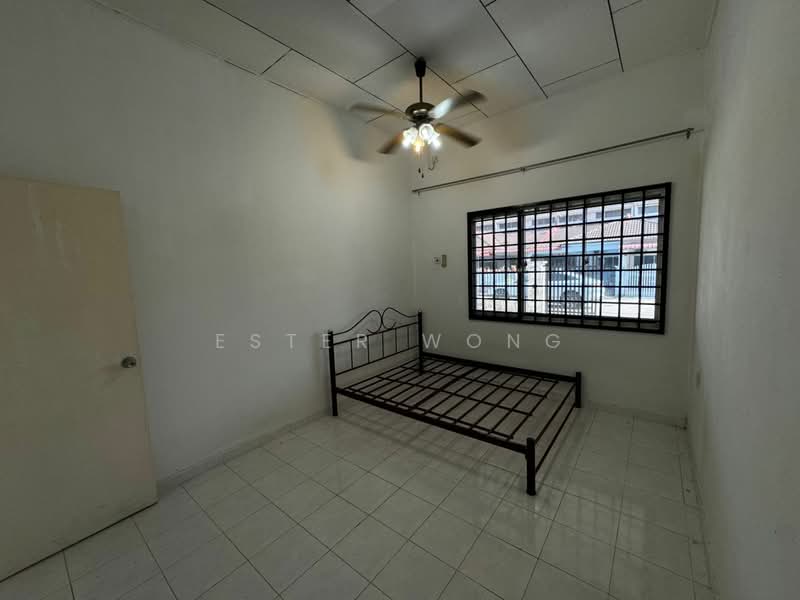 Tmn Flora Heights 1 Storey Terrace House untuk Untuk Dijual - RM 398,000, Mac 2026 - Bedroom - PropertyGuru.com.my