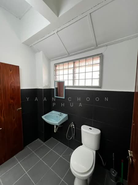 2-storey Terraced House for Rent in Seri Kembangan (Selangor) - Yaan Choon Phua - Bathroom - PropertyGuru.com.my