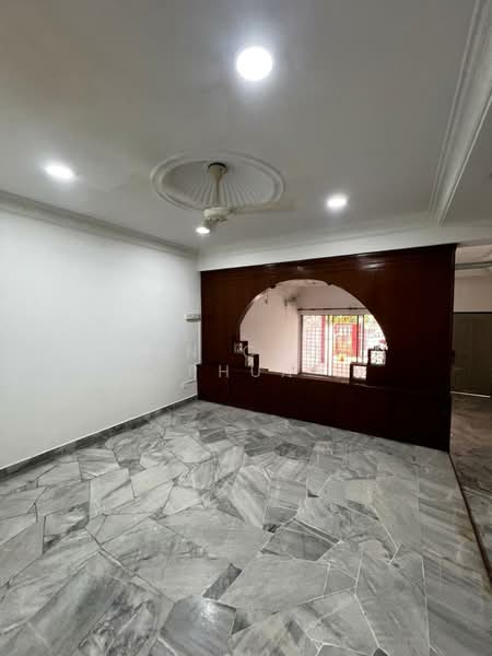 2-storey Terraced House for Rent in Seri Kembangan (Selangor) - Yaan Choon Phua - Living Room - PropertyGuru.com.my