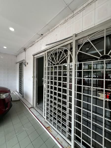 2-storey Terraced House for Rent in Seri Kembangan (Selangor) - Yaan Choon Phua - Exterior - PropertyGuru.com.my