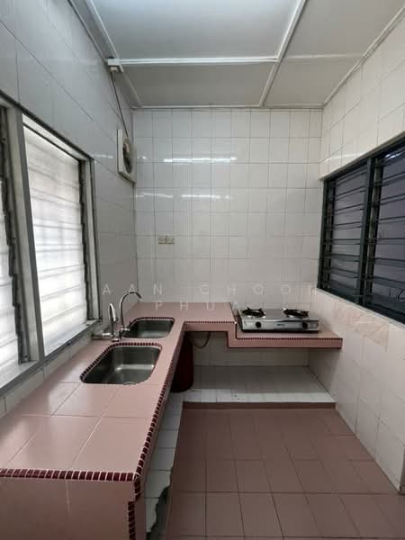 2-storey Terraced House for Rent in Seri Kembangan (Selangor) - Yaan Choon Phua - Kitchen - PropertyGuru.com.my